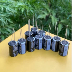 10 tụ điện 2200uF 25v
